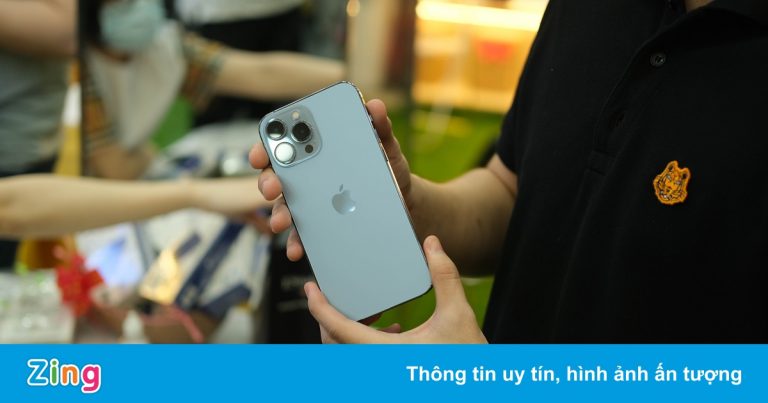 Hủy cọc iPhone 13, khách hàng vẫn nhận tin kích hoạt máy từ đại lý