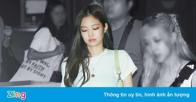 Lời mời ăn tối giá 30.000 USD và sự độc hại của fan cuồng Lời mời ăn tối giá 30.000 USD và sự độc hại của fan cuồng