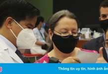 Mỹ tặng máy giải trình tự gene cho Bệnh viện Bạch Mai