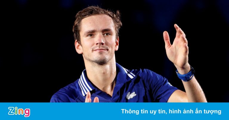 Medvedev, Zverev thắng trận ra quân ATP Finals