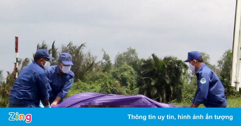 Thi thể nam thanh niên nổi trên sông Sài Gòn