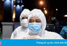 Tổ chức tưởng niệm người mất vì Covid-19 tại điểm cầu TP.HCM và Hà Nội