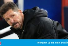 HLV Simeone lại từ chối bắt tay Klopp