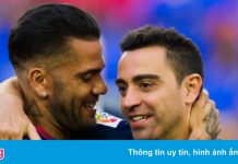 Dani Alves trở lại khoác áo Barca