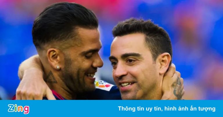 Dani Alves trở lại khoác áo Barca