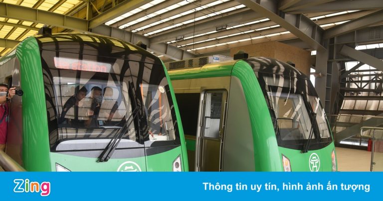 Tàu đường sắt Cát Linh – Hà Đông chạy ngay sau khi bàn giao vào 6/11 Tàu đường sắt Cát Linh – Hà Đông chạy ngay sau khi bàn giao vào 6/11