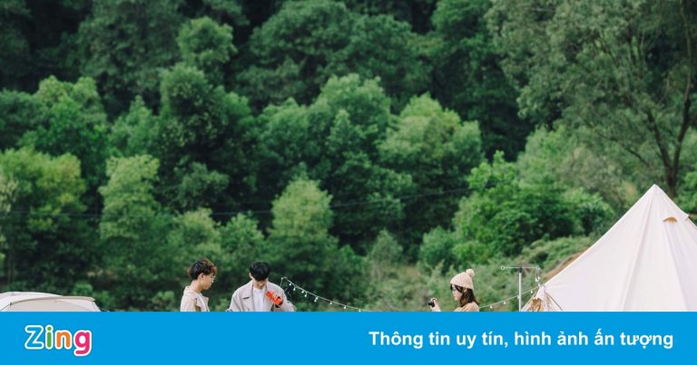 Chuyến đi cắm trại ở ngoại thành sau 4 tháng kìm chân