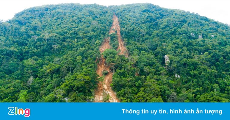 Hiện trường sạt lở núi Bà Đen