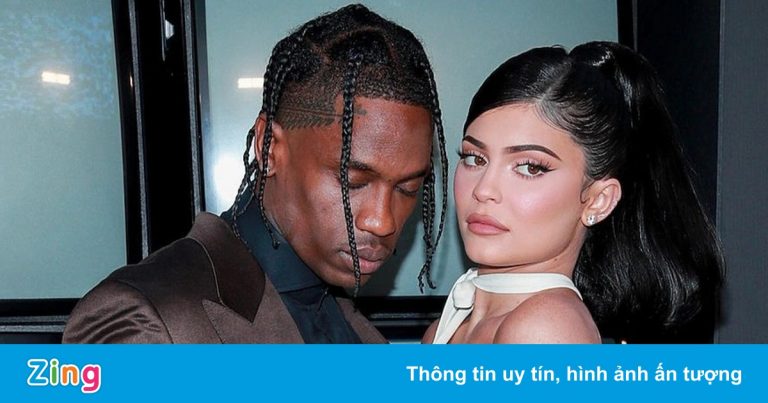 Kylie Jenner bênh bạn trai sau đêm nhạc có 8 người chết