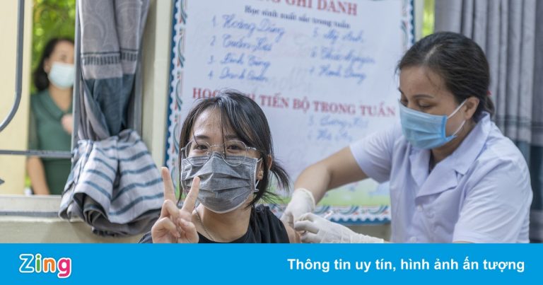 Quảng Ninh tiêm vaccine Covid-19 cho gần 120.000 học sinh