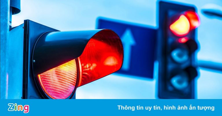 Một huyện Trung Quốc chuyển đỏ mọi đèn giao thông vì 1 ca dương tính