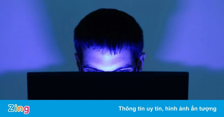 Trẻ vào web đen, bị người lạ dụ chat sex