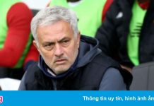 Thầy trò Jose Mourinho thua đội mới lên hạng