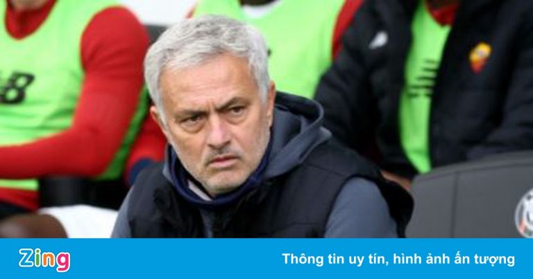 Thầy trò Jose Mourinho thua đội mới lên hạng