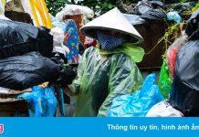 Rác thải ùn ứ nhiều nơi ở Hà Nội