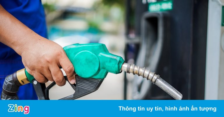 Giá xăng tăng thêm 550-660 đồng/lít, cao nhất trong 7 năm