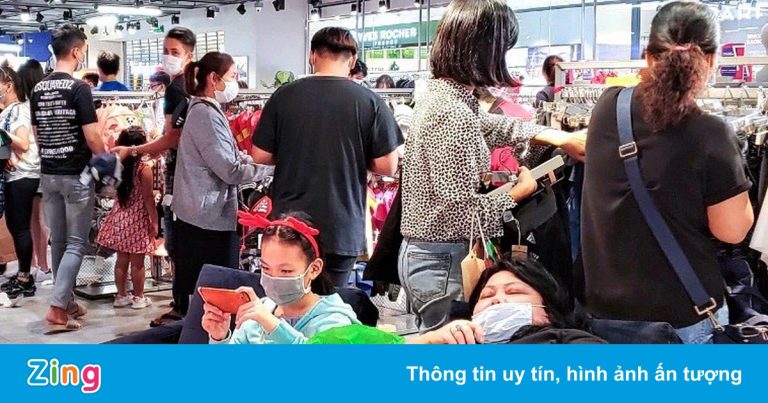 Khóa thẻ tín dụng, xóa app mua sắm trước ngày Black Friday