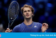 Zverev gặp Djokovic tại bán kết ATP Finals