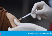 Hà Nội tạm dừng tiêm 2 lô vaccine Pfizer gia hạn