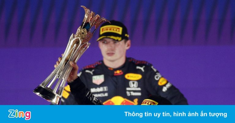 Hamilton thắng chặng, tạo cuộc đua vô địch gay cấn chưa từng có Hamilton thắng chặng, tạo cuộc đua vô địch gay cấn chưa từng có