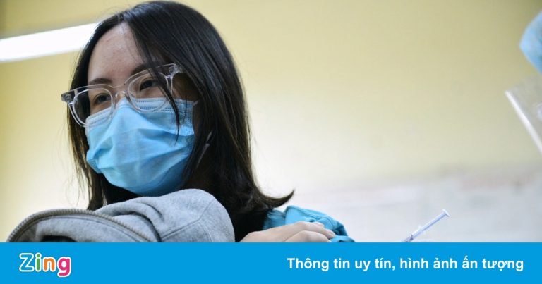 Hà Nội dừng tiêm 2 lô vaccine được gia hạn sử dụng