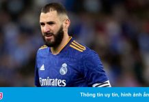Benzema rời sân sớm trong trận thắng 2-0 của Real Madrid
