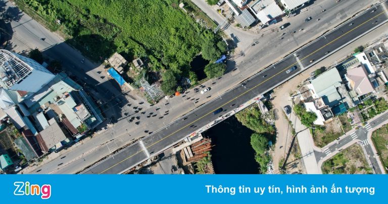 Sau 2 lần chậm tiến độ, cây cầu hơn 500 tỷ đồng ở TP.HCM được thông xe