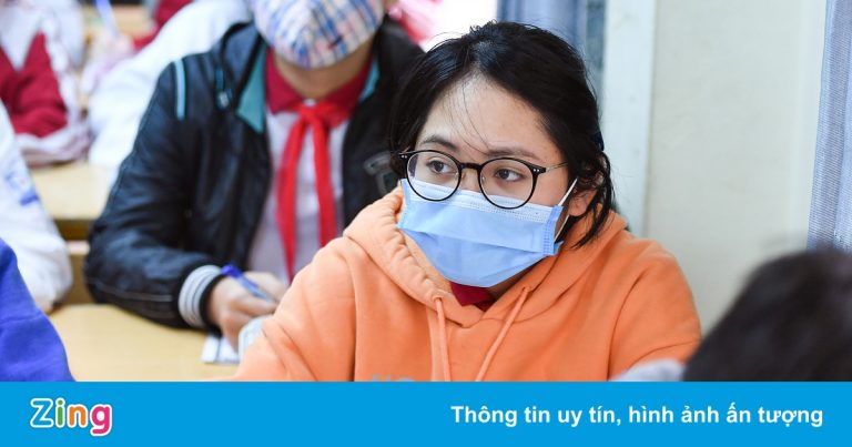 Học sinh THPT Hà Nội đi học lại từ 6/12