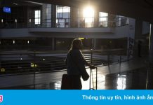 Hai chuyến bay với 14 người mắc biến chủng Omicron