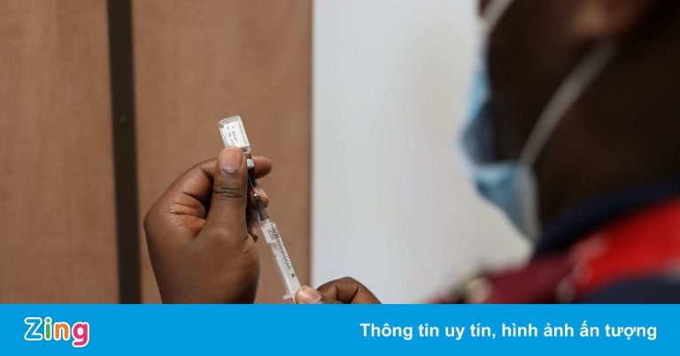 Vì sao Nam Phi từ chối nhận vaccine từ Mỹ khi Omicron đang hoành hành?