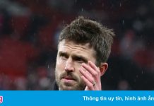 Carrick ngẩng cao đầu rời MU sau 15 năm