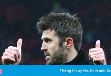 Cầu thủ MU sốc khi Carrick chia tay CLB