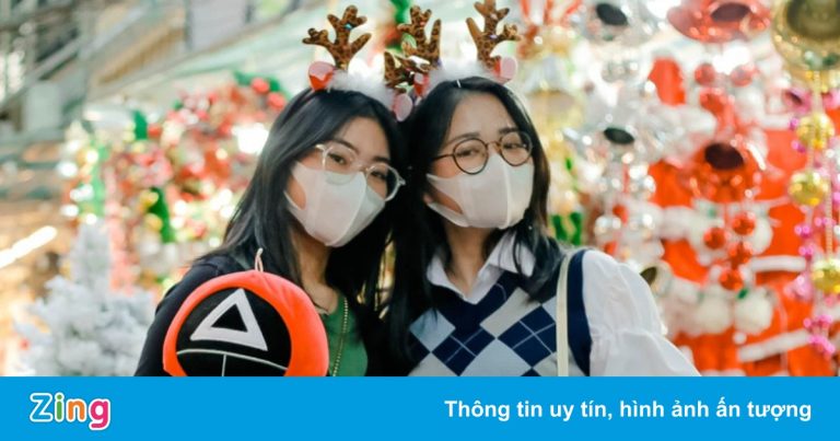 Hà Nội rét 12 độ C, TP.HCM nguy cơ ngập do triều cường Hà Nội rét 12 độ C, TP.HCM nguy cơ ngập do triều cường