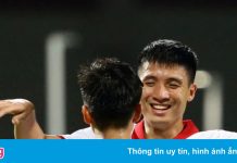 BLV Quang Huy: ‘Huấn luyện viên Park giấu bài’