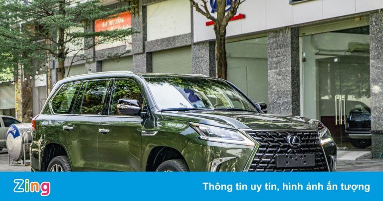 Cận cảnh Lexus LX 570 với màu sơn đặc biệt tại Việt Nam