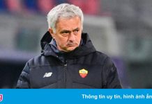 Thầy trò Mourinho hụt hơi trong cuộc đua top 4