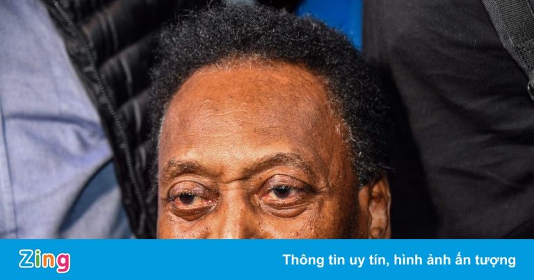 Pele tiếp tục nhập viện ở tuổi 81