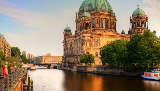 Du lịch Đức – Hamburg Rathus với kiến trúc ấn tượng