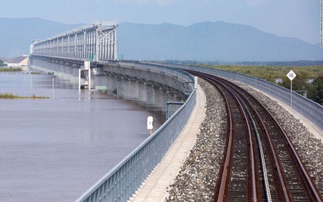 Du lịch Trung Quốc, chiêm ngưỡng vẻ đẹp của cầu sắt sông Tùng Hoa