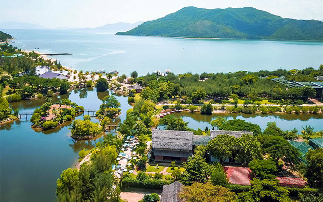 Dạo chơi quên lối về tại khu du lịch Suối Hoa Lan Đảo Khỉ Dạo chơi quên lối về tại khu du lịch Suối Hoa Lan Đảo Khỉ