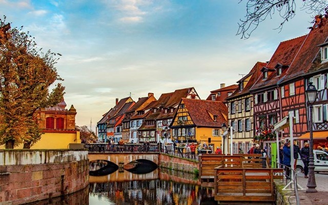 Khám phá 6 ngôi làng cổ tích đẹp mê mẩn khi đi tour du lịch Châu Âu Khám phá 6 ngôi làng cổ tích đẹp mê mẩn khi đi tour du lịch Châu Âu