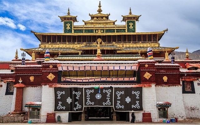 Khám phá tu viện Samye lâu đời bậc nhất trong chuyến du lịch Tây Tạng Khám phá tu viện Samye lâu đời bậc nhất trong chuyến du lịch Tây Tạng