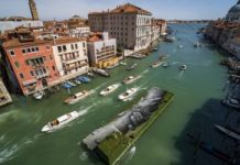 Lý do nhiều quốc gia tăng thuế du lịch