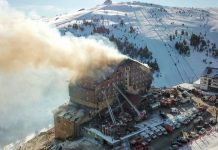 Nhân chứng kể khoảnh khắc khách nhảy từ tầng 11 khi khách sạn bốc cháy