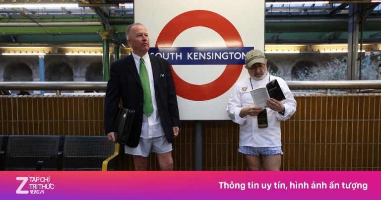 Ngày không mặc quần đi metro ở London