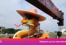 Linh vật rắn của nghệ nhân Quảng Trị lại ‘gây sốt’