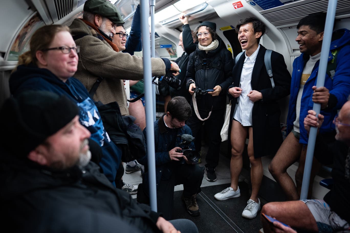 No Trousers Tube Ride anh 2