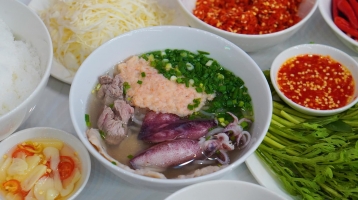 Bún quậy ở Phú Quốc