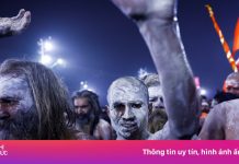 Bên trong lễ hội đông đúc nhất lịch sử nhân loại ở Ấn Độ