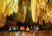 Du khách đu dây, chèo thuyền khám phá ‘cung điện dưới lòng đất’ ở Lạng Sơn